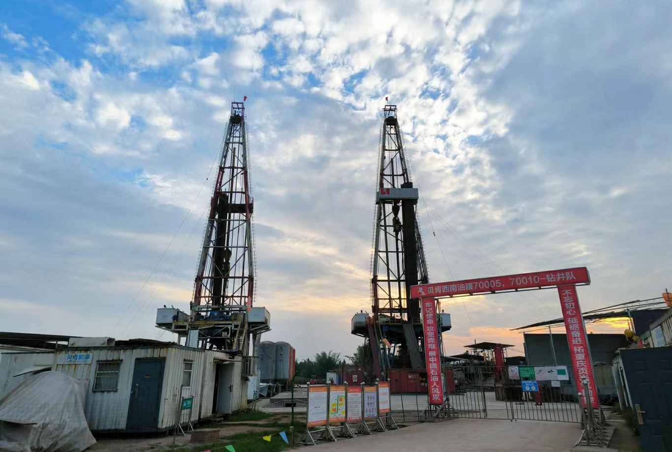 何懷軍:用責任心鉆進(jìn)青春十年(圖1) 何懷軍:用責任心鉆進(jìn)青春十年(圖1)